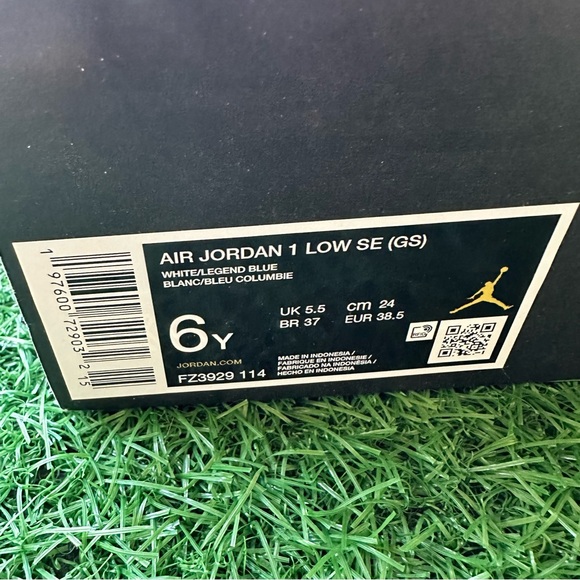 Nike Air Jordan 1 Low Se White / Legend Blue - Picture 11 of 16